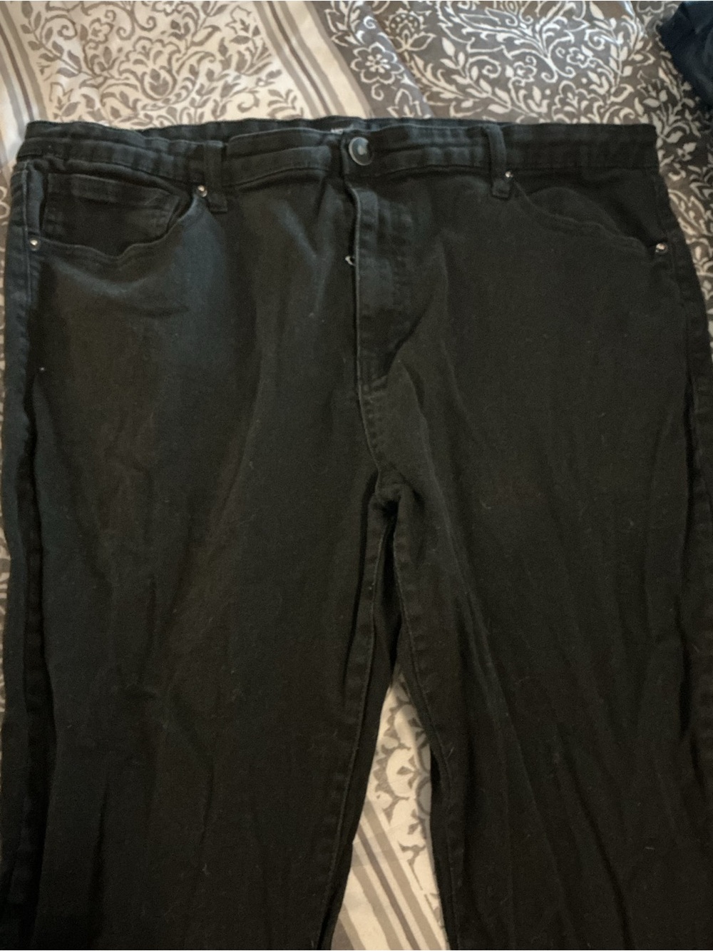 Fashion Nova Men's Relaxed Black Denim Jeans
